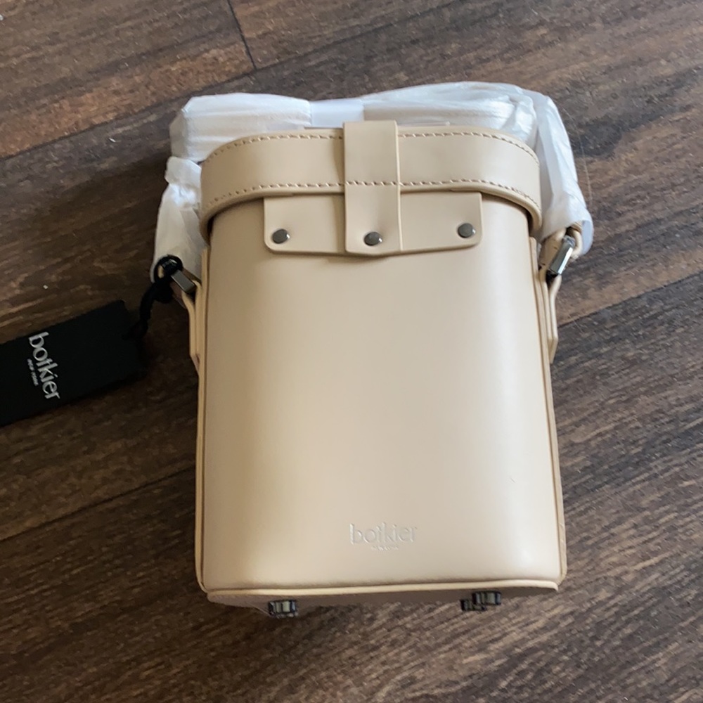 Brooklyn Crossbody Bag - Picture 3 of 7